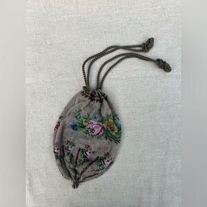🌟 VINTAGE 🌟 HAND beaded evening sack shaped clutch. Made in France.